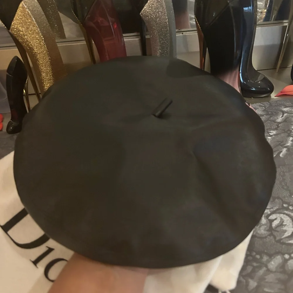 Dior Vintage Lambskin Leather Beret Logo Black Cap w/Dior Bag, Hat Box & Pillow! - Picture 12 of 17